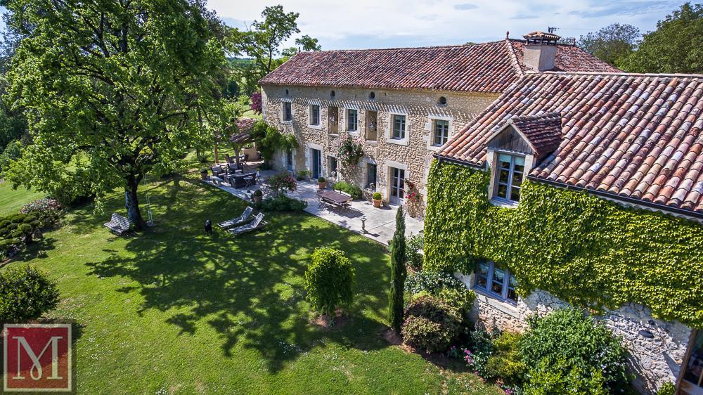 Clermont-de-BeauregardLe Manoir De Beauregard住宿加早餐旅馆 外观 照片